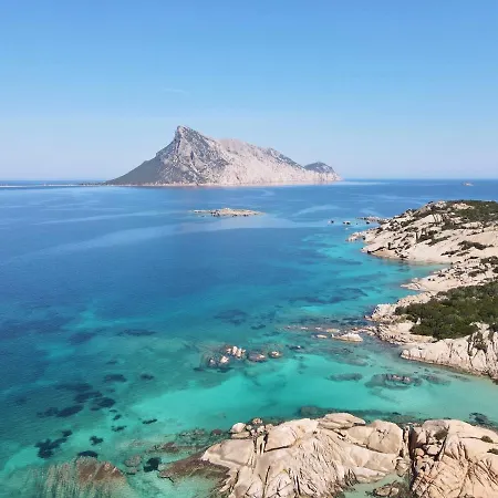 Iss Travel, Ponderosa Terrace - Centrally Located 2-bedroom With Aircondition * San Teodoro (Sardinia)